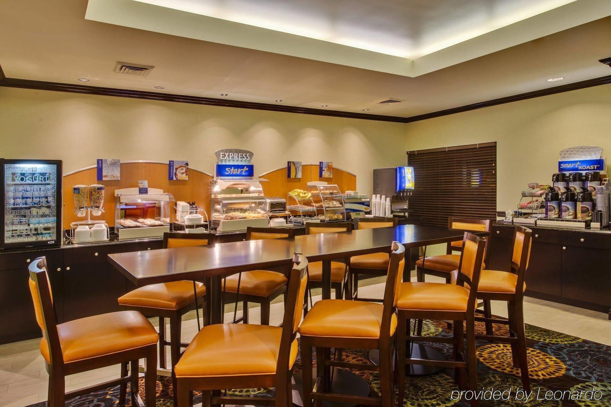 Holiday Inn Express Tampa-Brandon By Ihg Exterior foto